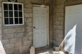 2 Bedrooms 2 Bathrooms, House for Sale in May Pen