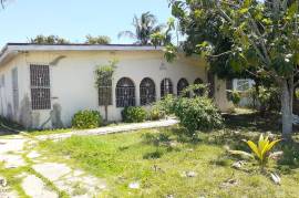 4 Bedrooms 3 Bathrooms, House for Sale in May Pen