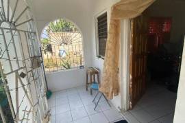 2 Bedrooms 1 Bathrooms, House for Sale in Greater Portmore