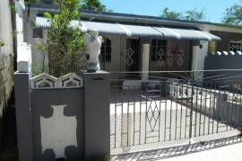 2 Bedrooms 1 Bathrooms, House for Sale in Spanish Town