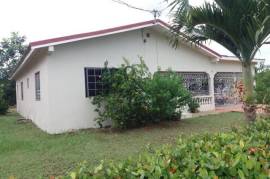 3 Bedrooms 3 Bathrooms, House for Sale in May Pen