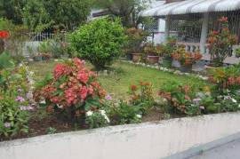 3 Bedrooms 2 Bathrooms, House for Sale in May Pen