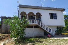 2 Bedrooms 1 Bathrooms, House for Private in May Pen