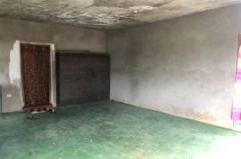 2 Bedrooms 1 Bathrooms, House for Private in May Pen