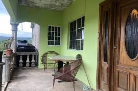 2 Bedrooms 1 Bathrooms, House for Private in May Pen