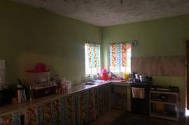 2 Bedrooms 1 Bathrooms, House for Private in May Pen