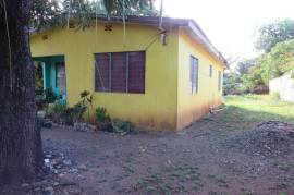 2 Bedrooms 1 Bathrooms, House for Sale in Osbourne Store