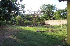 2 Bedrooms 1 Bathrooms, House for Sale in Osbourne Store