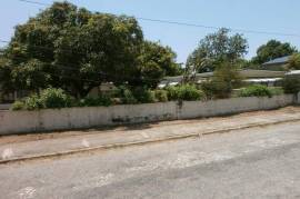 2 Bedrooms 1 Bathrooms, House for Sale in Kingston 20