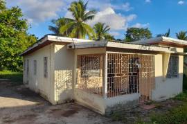 3 Bedrooms 1 Bathrooms, House for Sale in May Pen