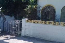 6 Bedrooms 3 Bathrooms, House for Sale in Kingston 2