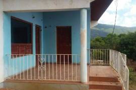 3 Bedrooms 2 Bathrooms, House for Sale in Watson Hill