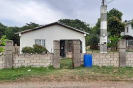 2 Bedrooms 1 Bathrooms, House for Sale in Spanish Town