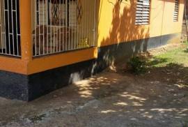 2 Bedrooms 1 Bathrooms, House for Sale in May Pen