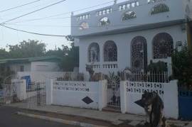 3 Bedrooms 2 Bathrooms, House for Sale in Kingston 2