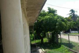 4 Bedrooms 2 Bathrooms, House for Sale in May Pen