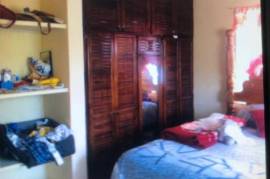 4 Bedrooms 2 Bathrooms, House for Sale in Clarks Town