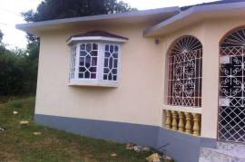 4 Bedrooms 2 Bathrooms, House for Sale in Clarks Town