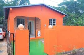 2 Bedrooms 1 Bathrooms, House for Sale in Spur Tree