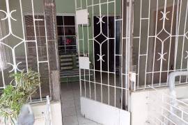 3 Bedrooms 2 Bathrooms, House for Sale in May Pen