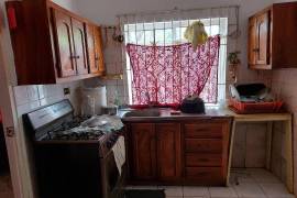 3 Bedrooms 2 Bathrooms, House for Sale in May Pen