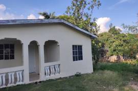 2 Bedrooms 1 Bathrooms, House for Sale in May Pen