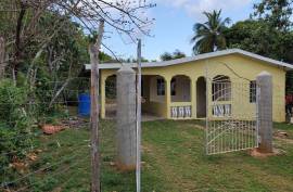 2 Bedrooms 1 Bathrooms, House for Sale in May Pen