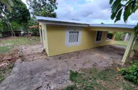 2 Bedrooms 1 Bathrooms, House for Sale in May Pen