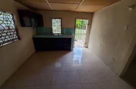 2 Bedrooms 1 Bathrooms, House for Sale in May Pen