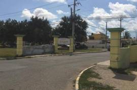 3 Bedrooms 2 Bathrooms, House for Sale in Greater Portmore