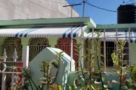 2 Bedrooms 1 Bathrooms, House for Sale in May Pen