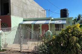 2 Bedrooms 1 Bathrooms, House for Sale in May Pen