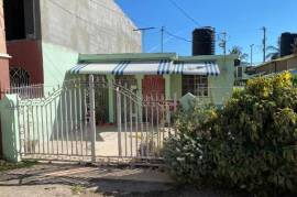 2 Bedrooms 1 Bathrooms, House for Sale in May Pen