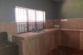 3 Bedrooms 2 Bathrooms, House for Sale in Balaclava