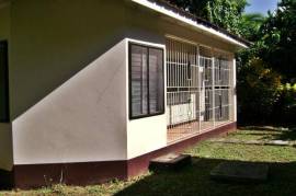 2 Bedrooms 1 Bathrooms, House for Sale in Runaway Bay