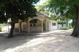 2 Bedrooms 1 Bathrooms, House for Sale in Runaway Bay