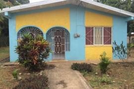 2 Bedrooms 1 Bathrooms, House for Sale in May Pen