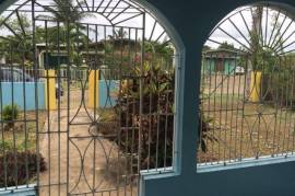 2 Bedrooms 1 Bathrooms, House for Sale in May Pen