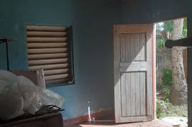 4 Bedrooms 2 Bathrooms, House for Sale in Spanish Town