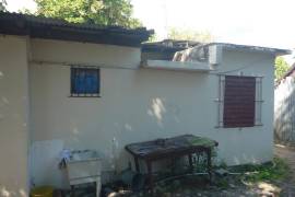 4 Bedrooms 2 Bathrooms, House for Sale in Spanish Town