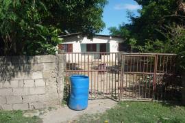 4 Bedrooms 2 Bathrooms, House for Sale in Spanish Town