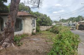 3 Bedrooms 1 Bathrooms, House for Sale in Kingston 2