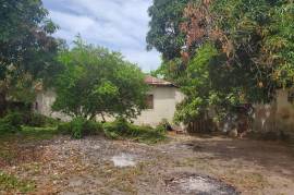 3 Bedrooms 1 Bathrooms, House for Sale in Kingston 2