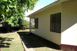 2 Bedrooms 1 Bathrooms, House for Sale in Runaway Bay