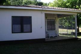 2 Bedrooms 1 Bathrooms, House for Sale in Runaway Bay