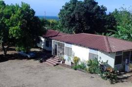 2 Bedrooms 1 Bathrooms, House for Sale in Runaway Bay