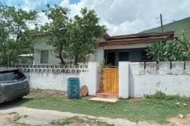 5 Bedrooms 2 Bathrooms, House for Sale in Kingston 2