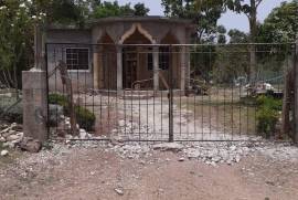 2 Bedrooms 1 Bathrooms, House for Sale in May Pen