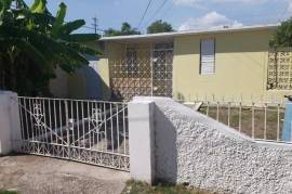 2 Bedrooms 1 Bathrooms, House for Sale in Greater Portmore