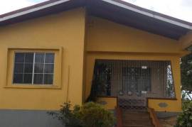 3 Bedrooms 1 Bathrooms, House for Sale in Thompson Town